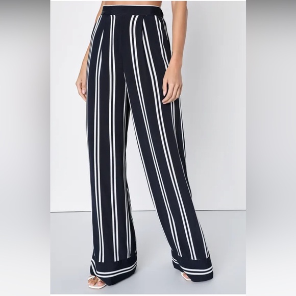 Lulu’s Coastal Living Navy Blue & White Striped Pants Medium - Picture 9 of 10